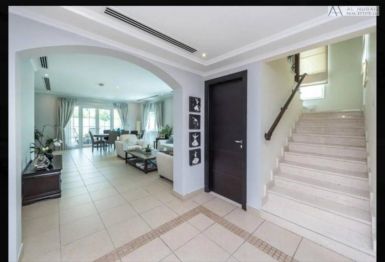 Vast 3BR Large Villa | Pristine Condition photo 4