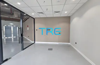 Office Space - Studio - 3 Bathrooms for rent in Corniche Residence - Corniche Road - Abu Dhabi Office Space - Studio - 3 Bathrooms for rent in Corniche Residence - Corniche Road - Abu Dhabi