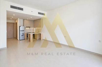 Apartment - 1 - 2 for rent in Weybridge Gardens - Dubai Land Residence Complex - Dubai