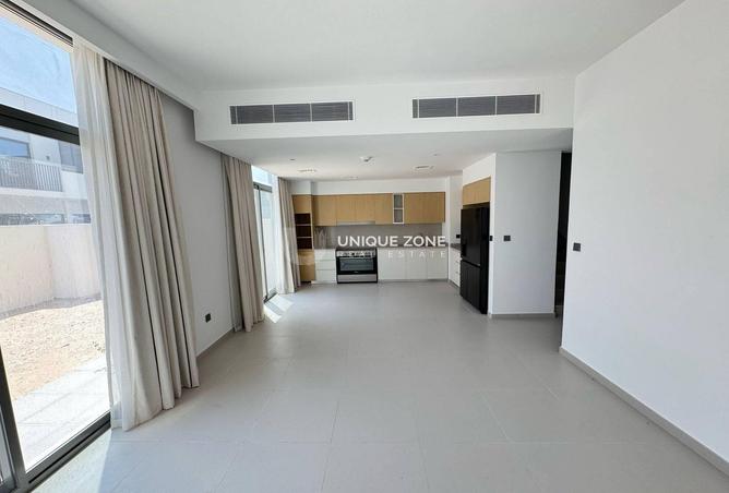 2Ok3eP8YVe4 - Property Image 2