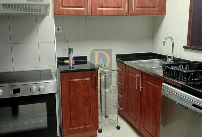 Bills included, pay 12 cheque, furnished 2b/r flat photo 3