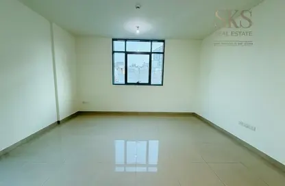 شقة - غرفة نوم - 2 حمامات للايجار في بناية فلكناز 4 - البرشاء 1 - البرشاء - دبي