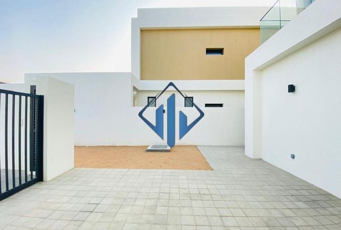 98240702 - Property Image 3