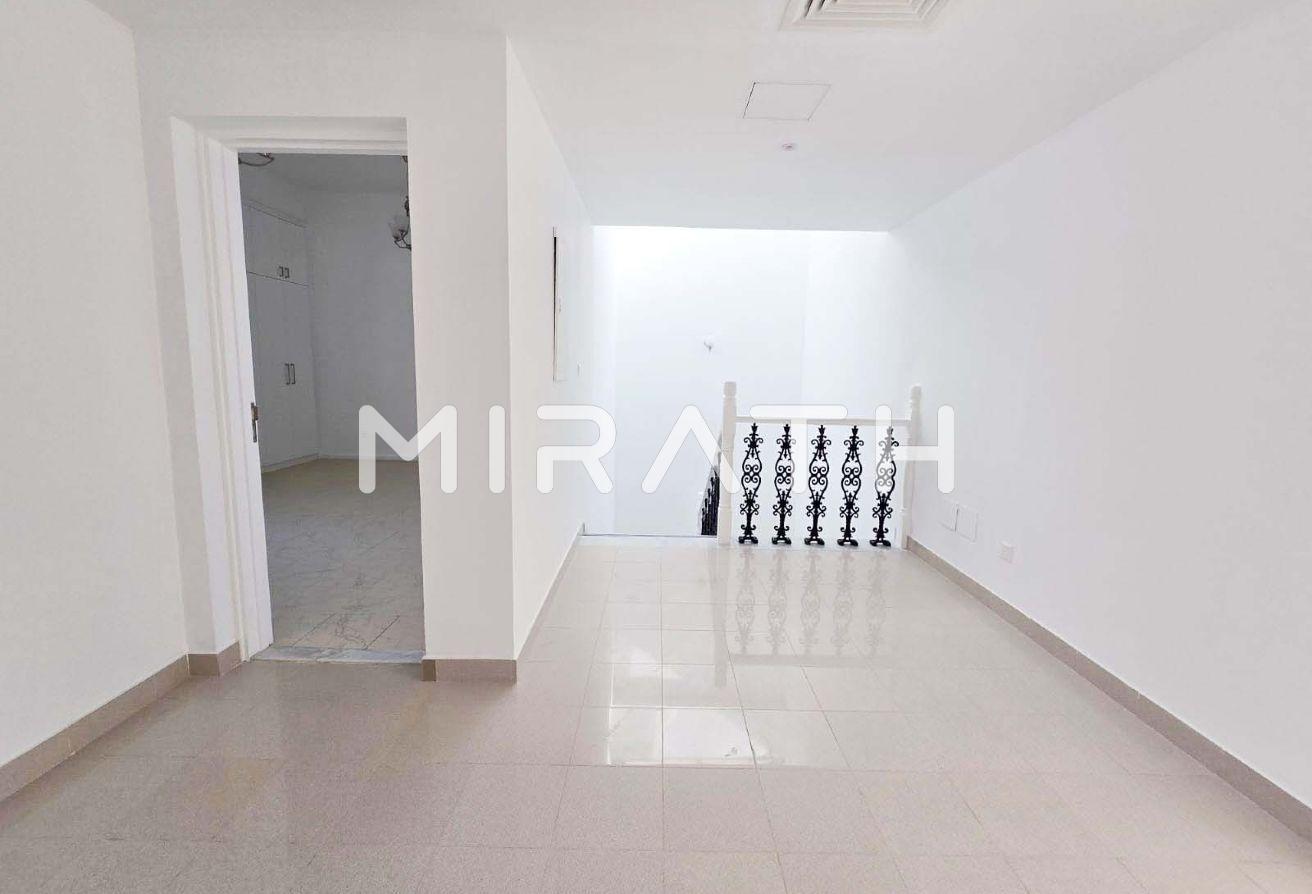 Elegant 4BR | Fully Renovated | Shared Facilities photo 10