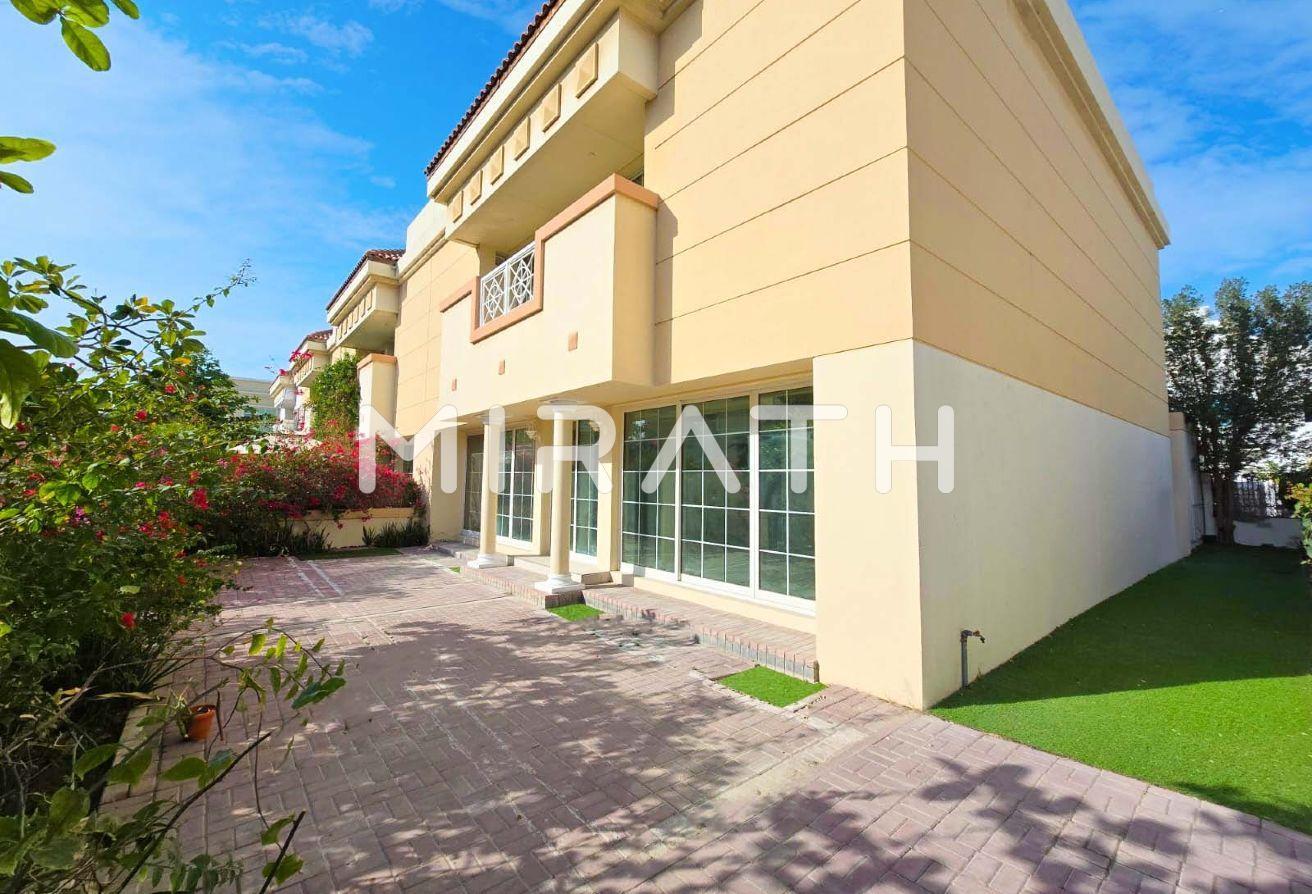 Elegant 4BR | Fully Renovated | Shared Facilities photo 14