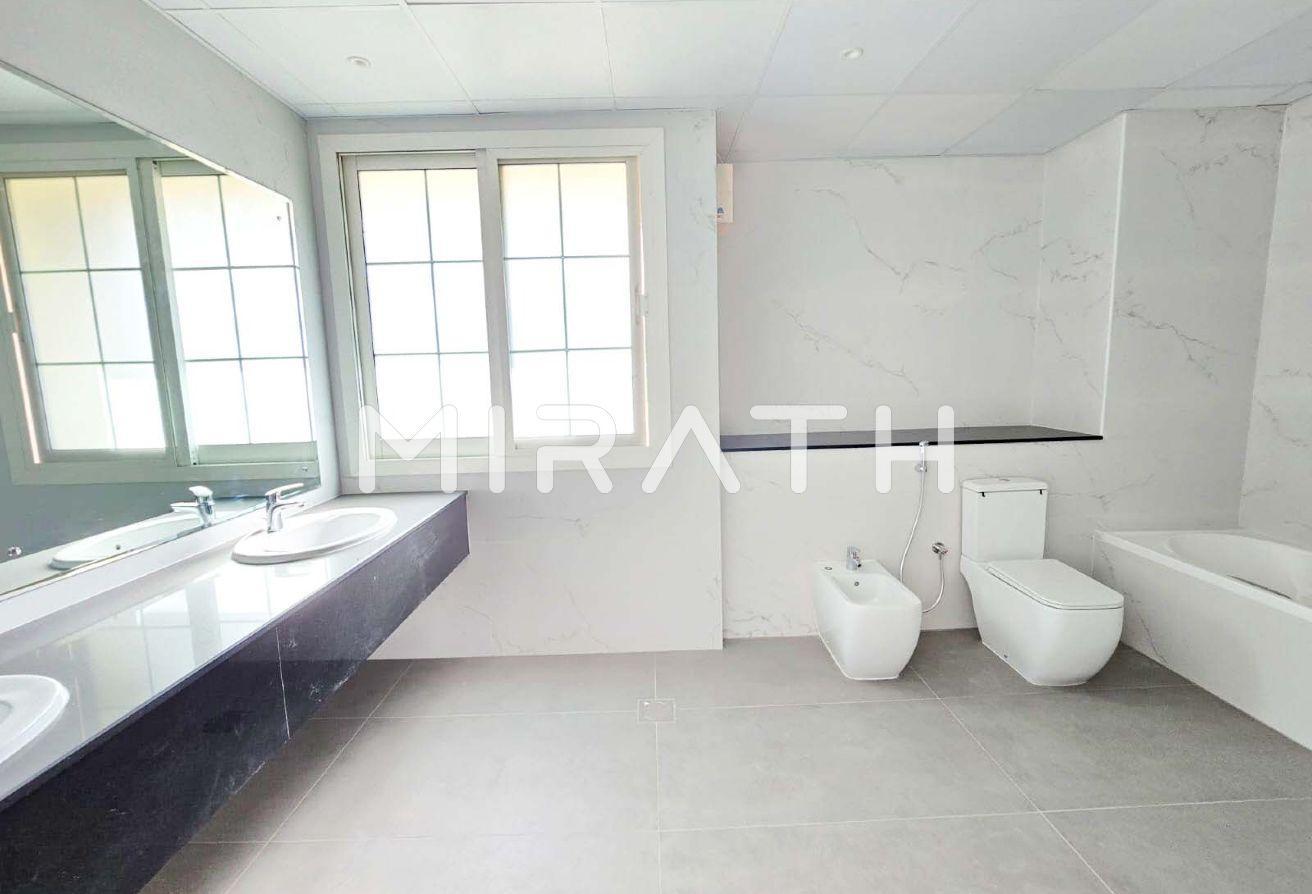 Elegant 4BR | Fully Renovated | Shared Facilities photo 13