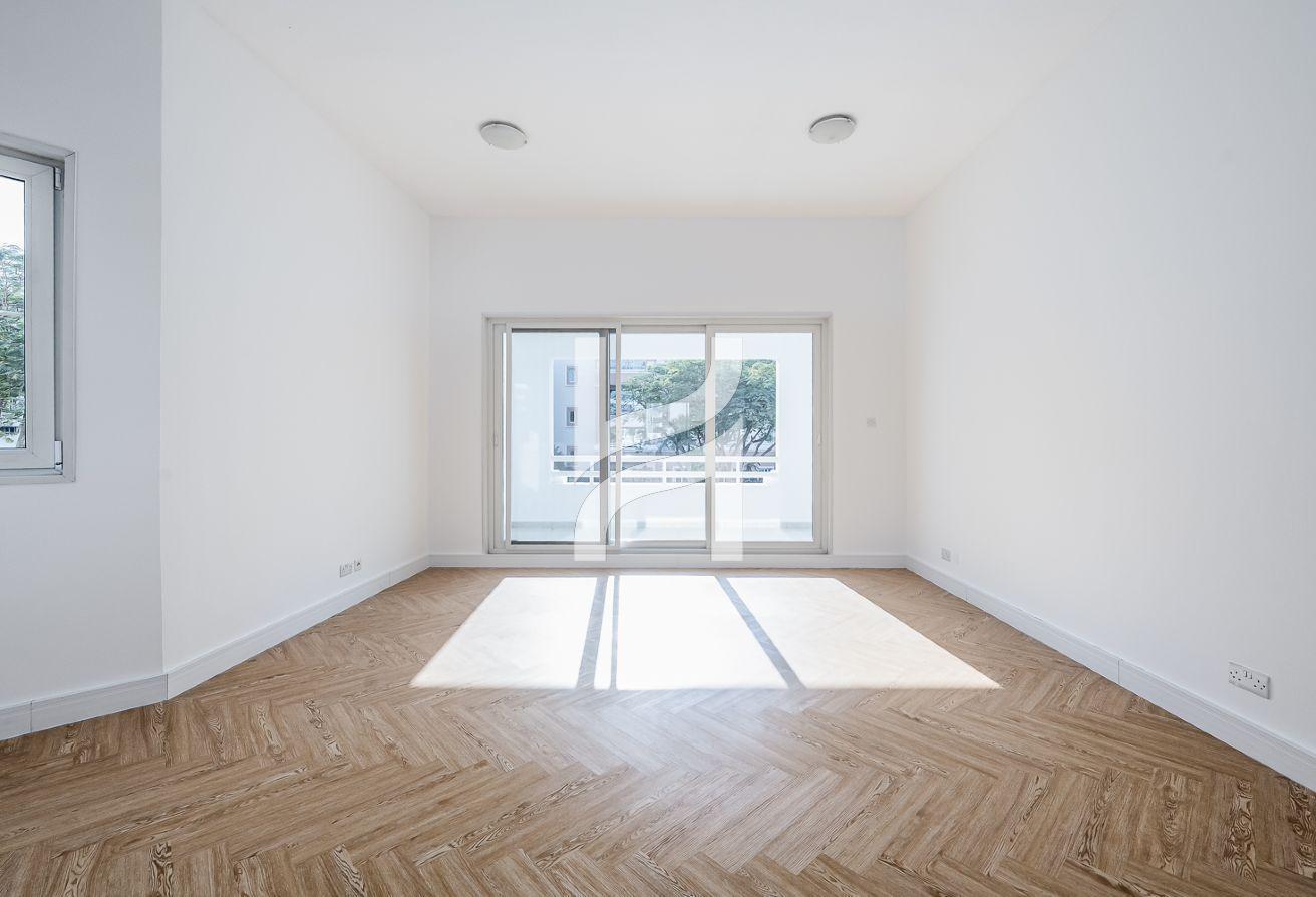Vacant Now | Ready To Move In | Large Layout photo 3