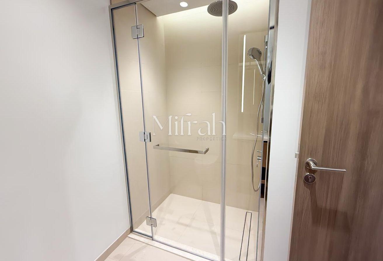 Unfurnished Studio | Laundry Room| Spacious Layout photo 13
