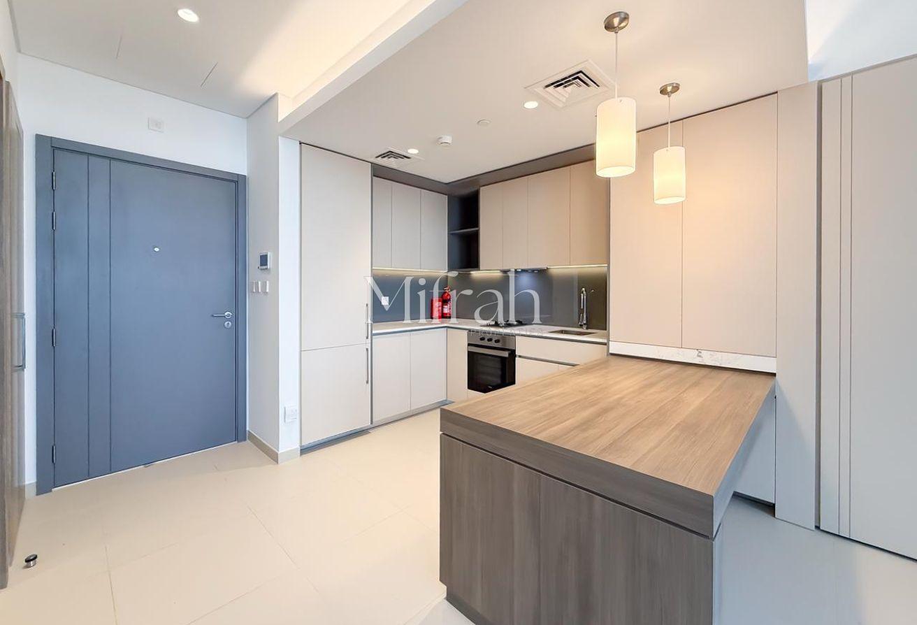 Unfurnished Studio | Laundry Room| Spacious Layout photo 8