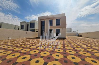 Villa - 4 Bedrooms - 6 Bathrooms for rent in Al Aweer 1 - Al Aweer - Dubai