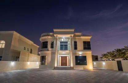 Villa - 5 Bedrooms - 7 Bathrooms for rent in Al Aweer 1 - Al Aweer - Dubai