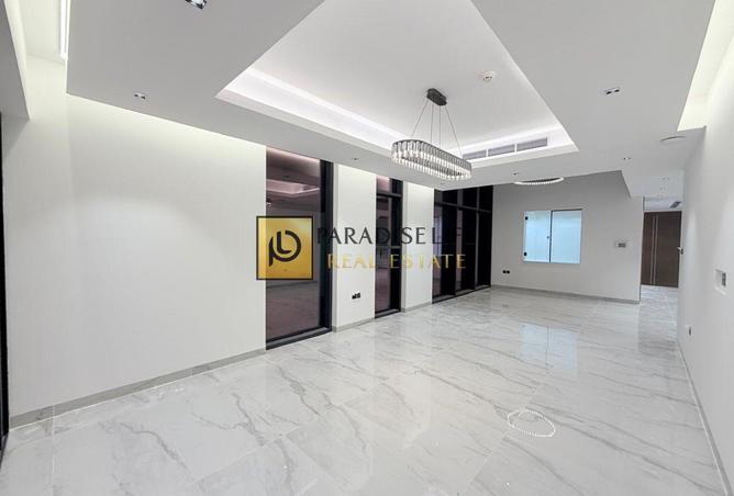 4 BEDROOMS ALL MASTERS 1 BEDROOMS GROUND FLOOR photo 3