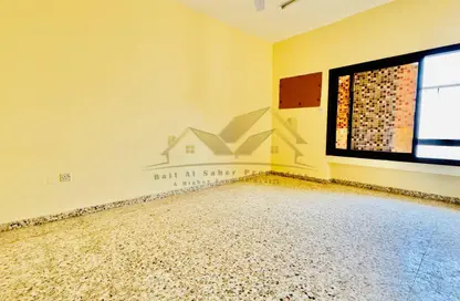 شقة - 2 غرف نوم - 2 حمامات للايجار في شارع نايف - نايف - ديرة - دبي شقة - 2 غرف نوم - 2 حمامات للايجار في شارع نايف - نايف - ديرة - دبي