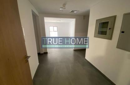 Apartment - 3 Bedrooms - 4 Bathrooms for rent in Riviera Tower - Al Khan Corniche - Al Khan - Sharjah