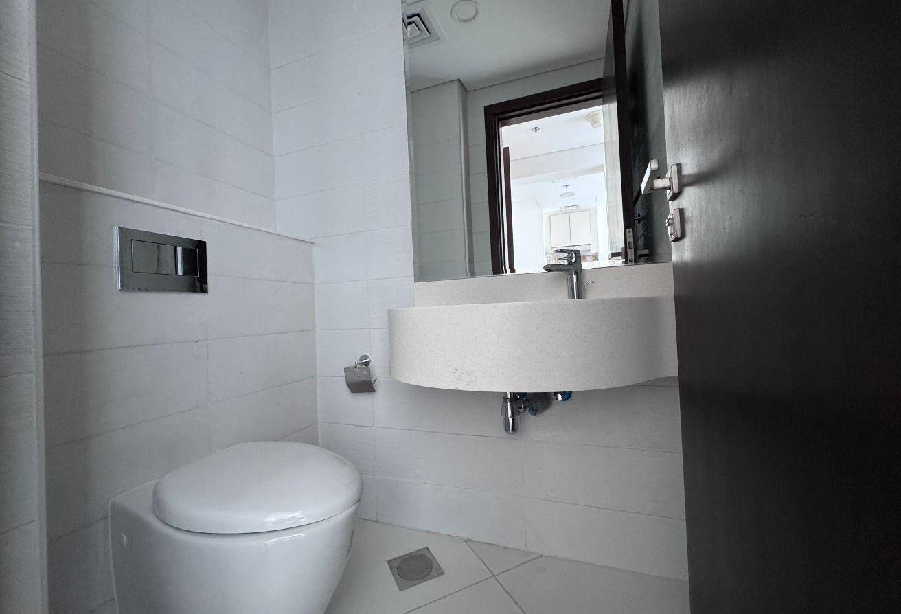 Spacious 1BR | 771 Sqft | AED 60K | Gym , Pool photo 6