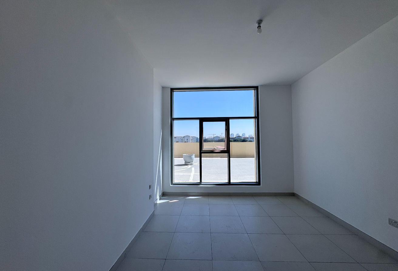 Spacious 1BR | 771 Sqft | AED 60K | Gym , Pool photo 8