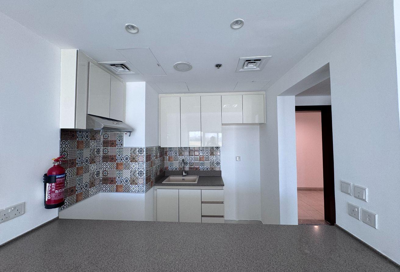 Spacious 1BR | 771 Sqft | AED 60K | Gym , Pool photo 4