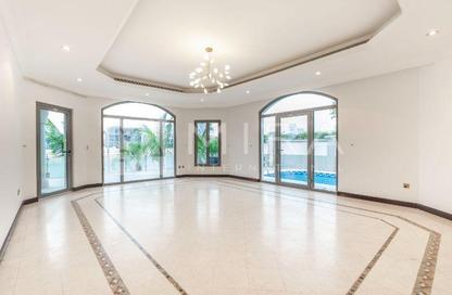 Villa - 5 Bedrooms - 6 Bathrooms for rent in Garden Homes Frond E - Garden Homes - Palm Jumeirah - Dubai