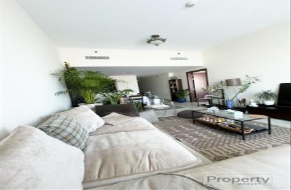 Apartment - 1 Bedroom - 1 Bathroom for rent in Mazaya 5 - Queue Point - Liwan - Dubai
