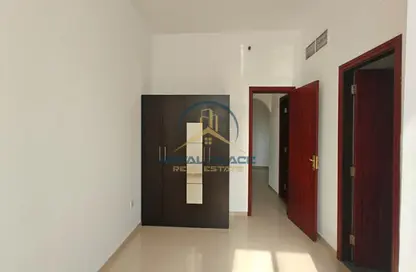 شقة - غرفة نوم - 2 حمامات للايجار في مبني علي - الجداف - دبي