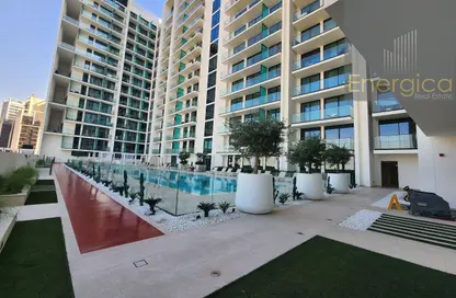 شقة - غرفة نوم - 2 حمامات للايجار في بن غاطي أزور - منطقة 16 - قرية جميرا الدائرية - دبي