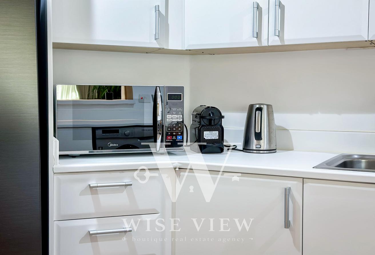 Palm Jumeirah Living | 2BR+Maid | Balcony photo 9