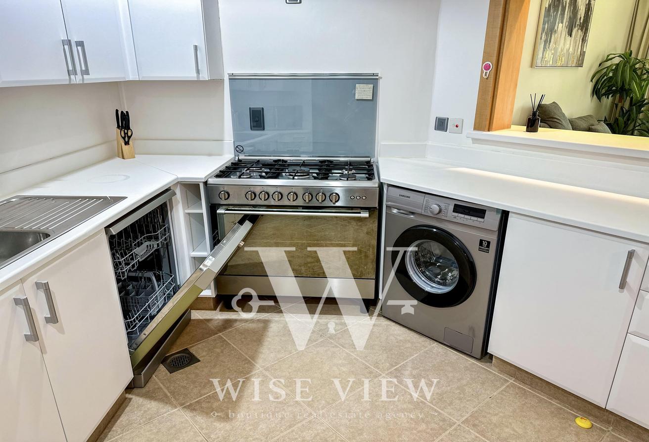 Palm Jumeirah Living | 2BR+Maid | Balcony photo 10
