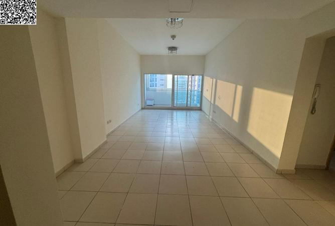 Two-bedroom apartment with a master bedroom, livin