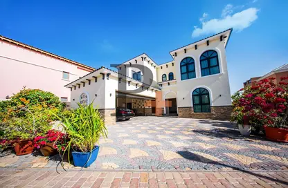 Villa - 5 Bedrooms - 6 Bathrooms for rent in Orange Lake - Jumeirah Golf Estates - Dubai