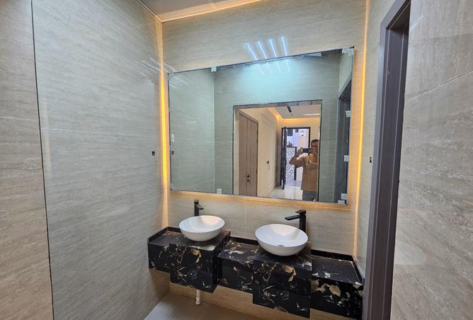 136122412 - Property Image 3