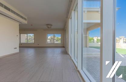 Villa - 4 - 4 for sale in Jumeirah Park - Dubai Villa - 4 - 4 for sale in Jumeirah Park - Dubai