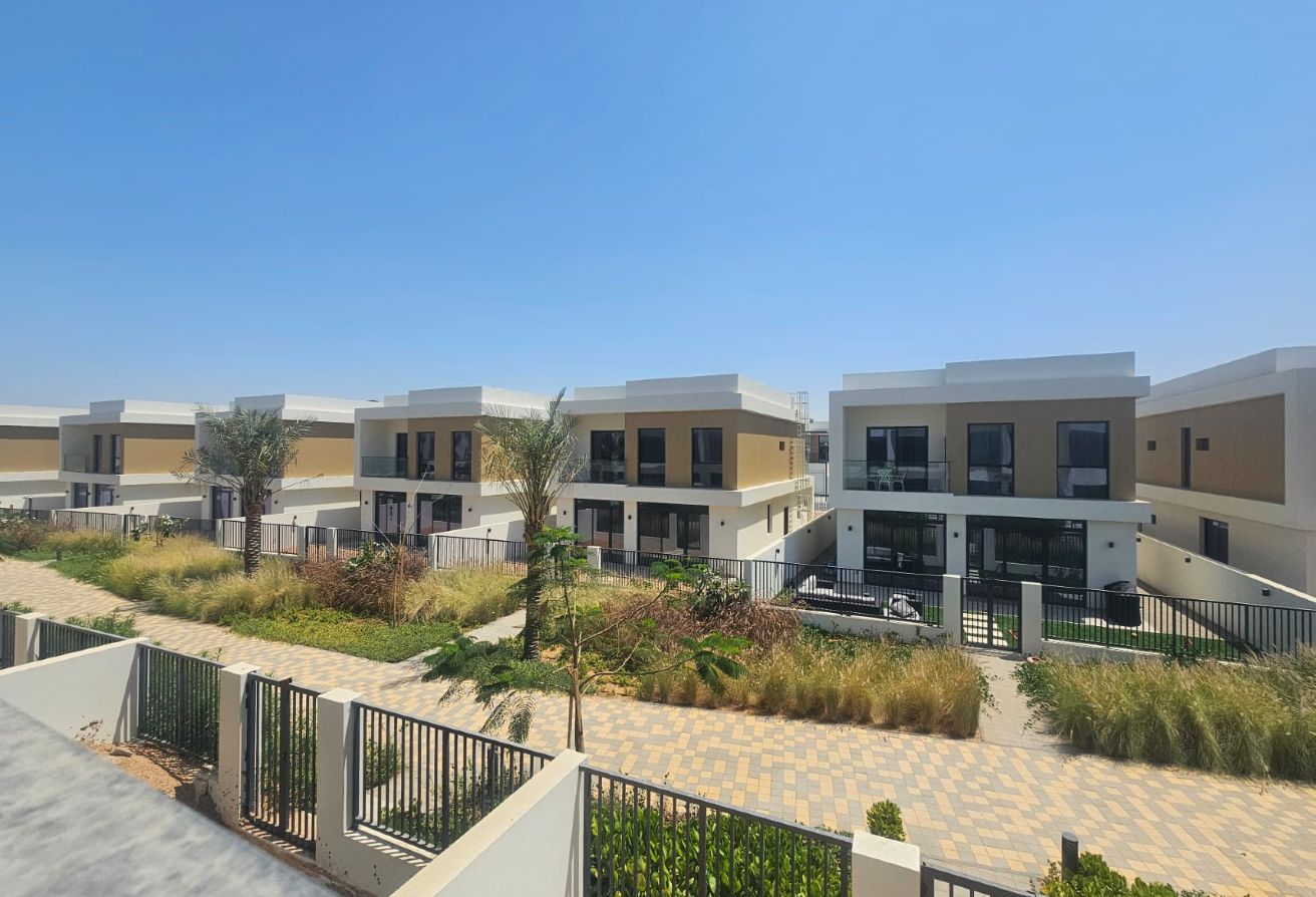 Elegant 3-Bedroom Villa| Mina Al Arab