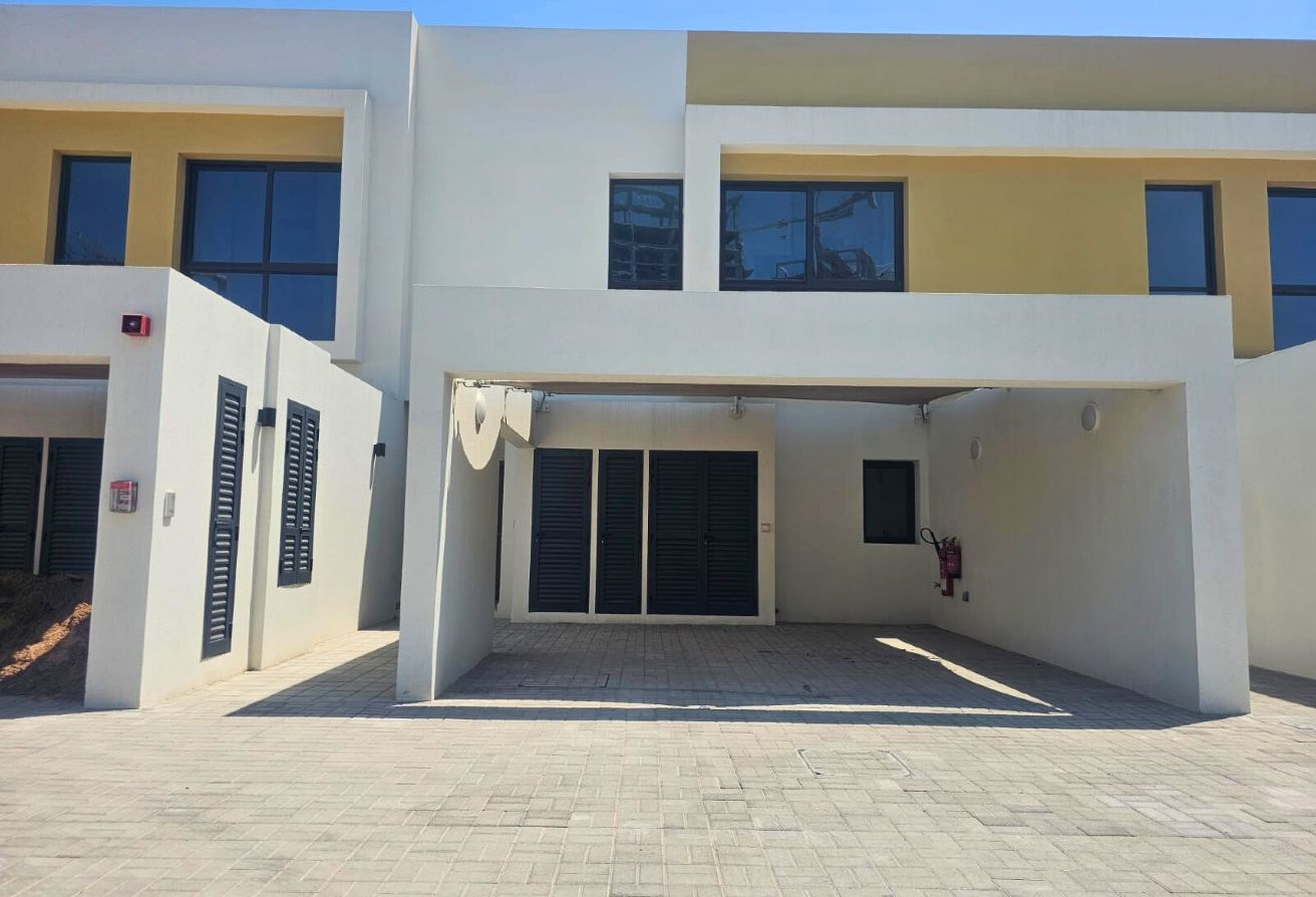 Elegant 3-Bedroom Villa| Mina Al Arab