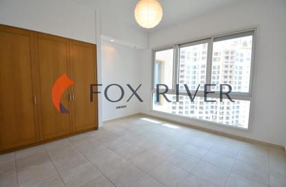 Apartment - 2 Bedrooms - 3 Bathrooms for rent in Marina Residences 2 - Marina Residences - Palm Jumeirah - Dubai