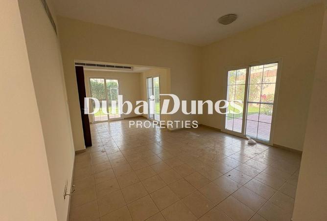 83666848 - Property Image 3