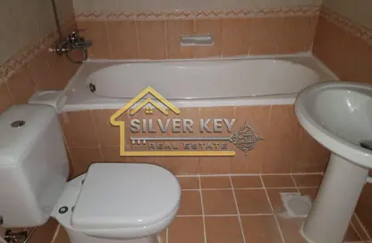 شقة - 2 غرف نوم - 2 حمامات للايجار في الغوير - الغرب - الشارقة