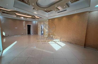 Apartment - 4 Bedrooms - 6 Bathrooms for rent in Lake Tower - Al Majaz 1 - Al Majaz - Sharjah