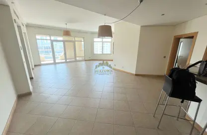 Apartment - 3 Bedrooms - 4 Bathrooms for rent in Al Haseer - Shoreline Apartments - Palm Jumeirah - Dubai