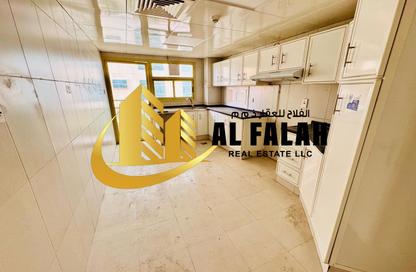 شقة - 2 - 3 للايجار في شارع جمال عبد الناصر - المجاز - الشارقة شقة - 2 - 3 للايجار في شارع جمال عبد الناصر - المجاز - الشارقة