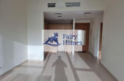 Apartment - 1 - 1 for rent in Mayfair Residency - Business Bay - Dubai
