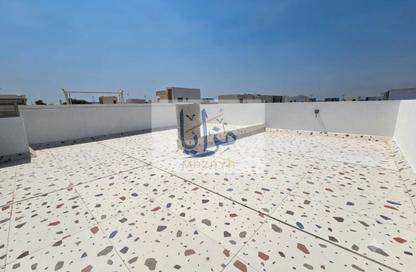 Villa - 5 - 7 for sale in Al Helio Downtown - Al Helio - Ajman