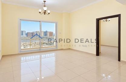 Apartment - 1 - 2 for rent in Mazaya 31 - Queue Point - Liwan - Dubai