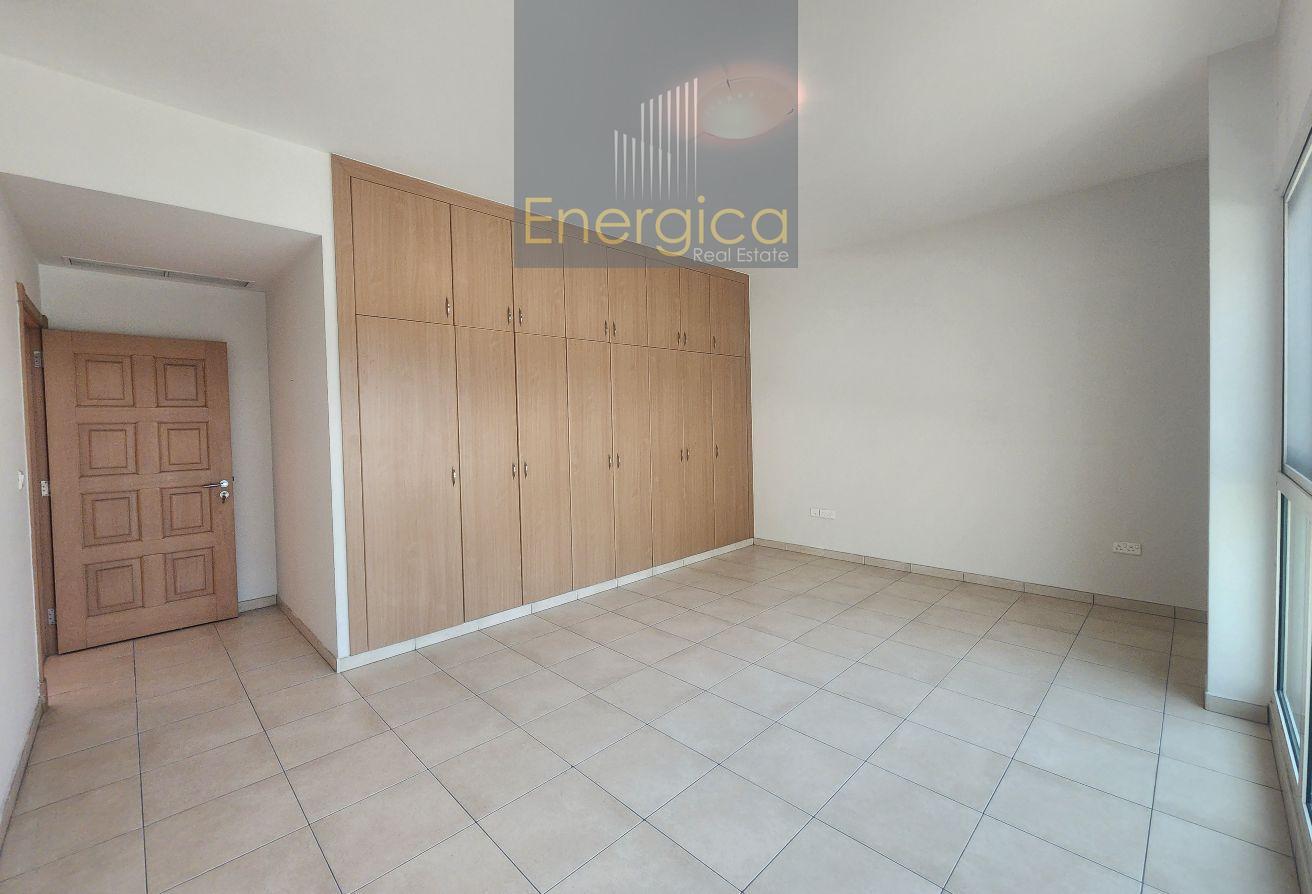 Semi -Detached 5BR Villa | Private Pool | Driver R photo 25
