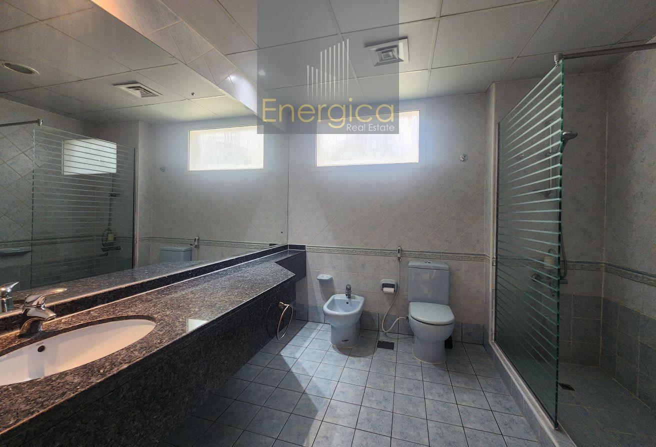Semi -Detached 5BR Villa | Private Pool | Driver R photo 23