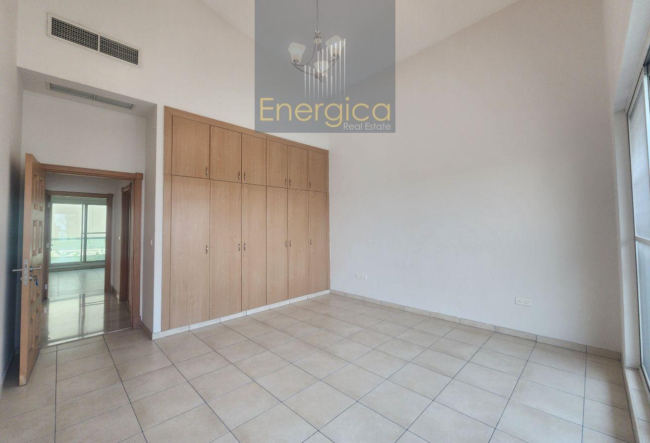 Semi -Detached 5BR Villa | Private Pool | Driver R photo 22
