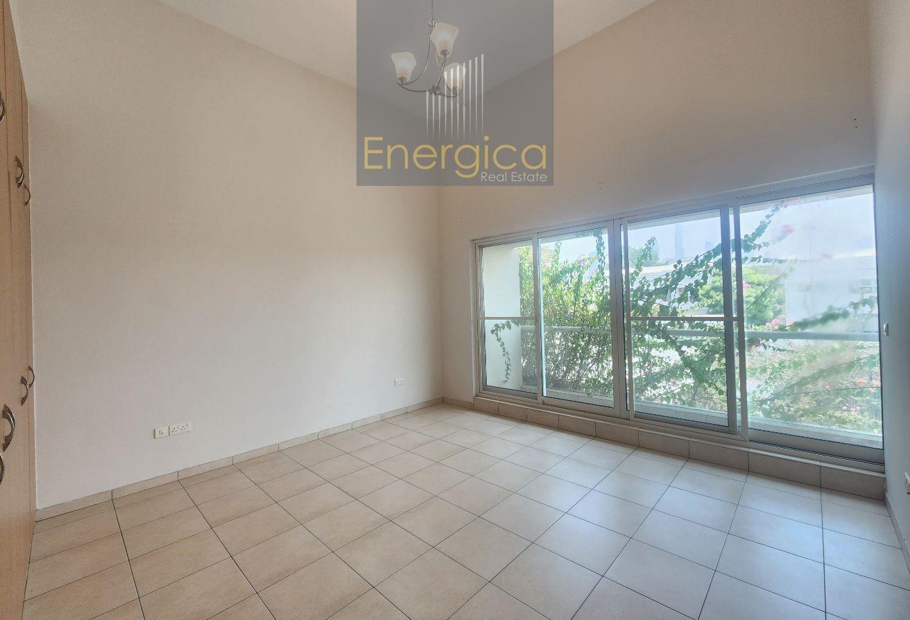 Semi -Detached 5BR Villa | Private Pool | Driver R photo 18