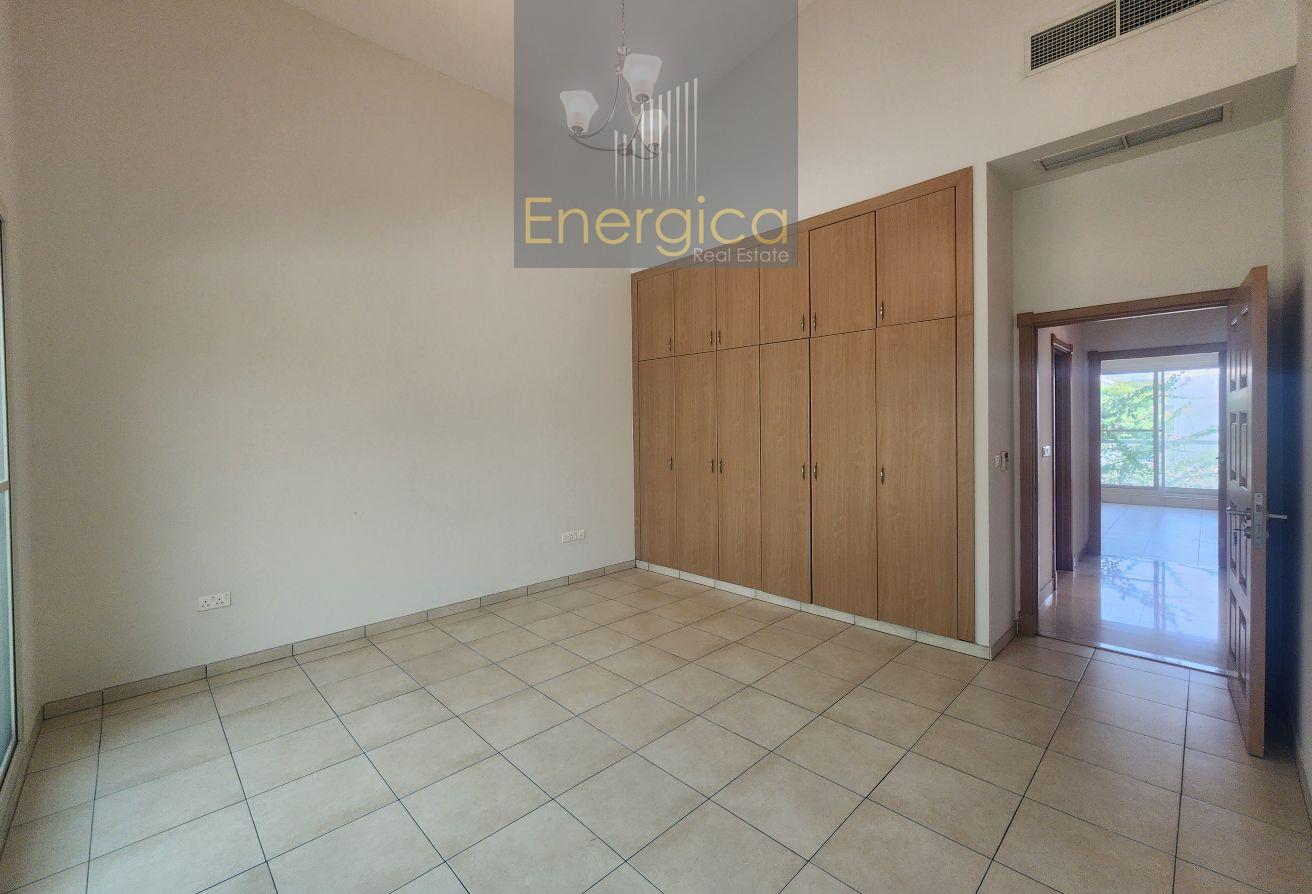 Semi -Detached 5BR Villa | Private Pool | Driver R photo 24