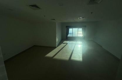 Apartment - 3 Bedrooms - 4 Bathrooms for rent in Ajman Corniche Residences - Ajman Corniche Road - Ajman