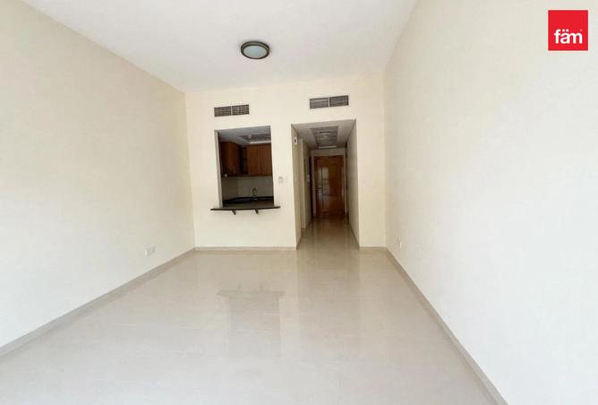 Spacious | Prime Location | Close To Metro