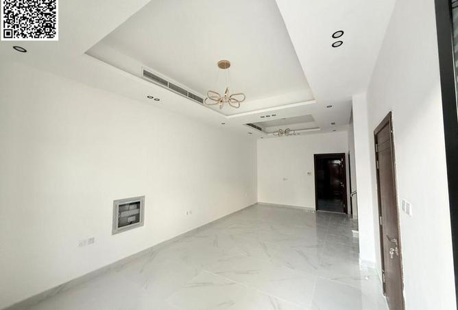 2Ok1jpd59c0 - Property Image 2